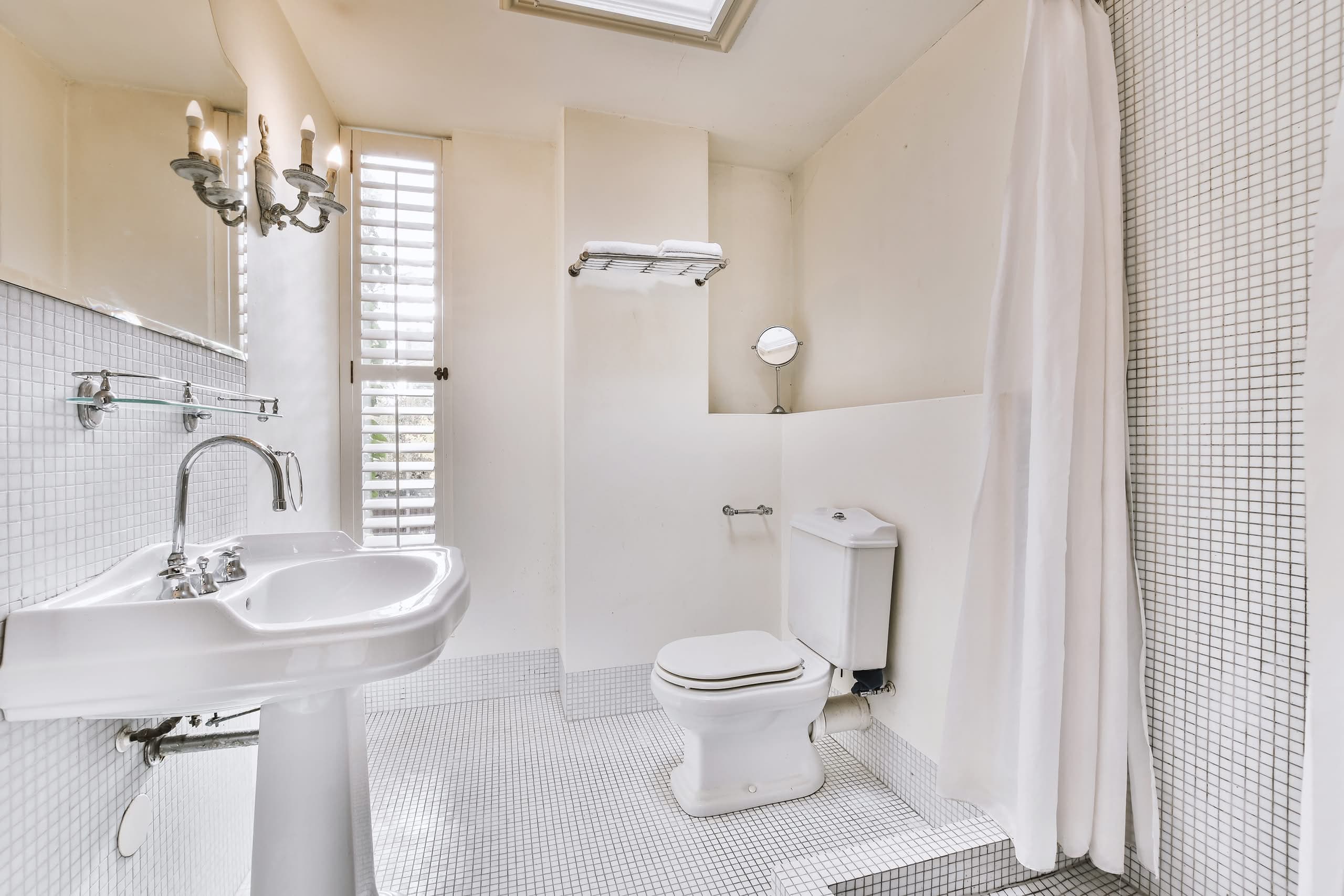 The 2025 Homeowner's Guide to Flawless Bathroom Remodels